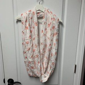 Maternity breastfeeding scarf